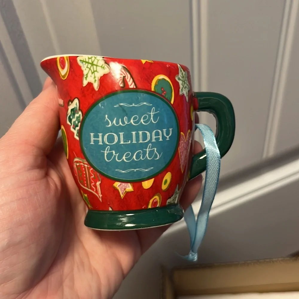 🪷🎄 New Pioneer Woman Mini Measuring Cup Christmas Ornament
